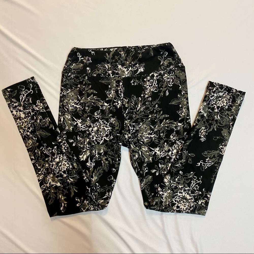 NEW Lularoe OS Black/Grey/White Floral Leggings - Picture 2 of 3